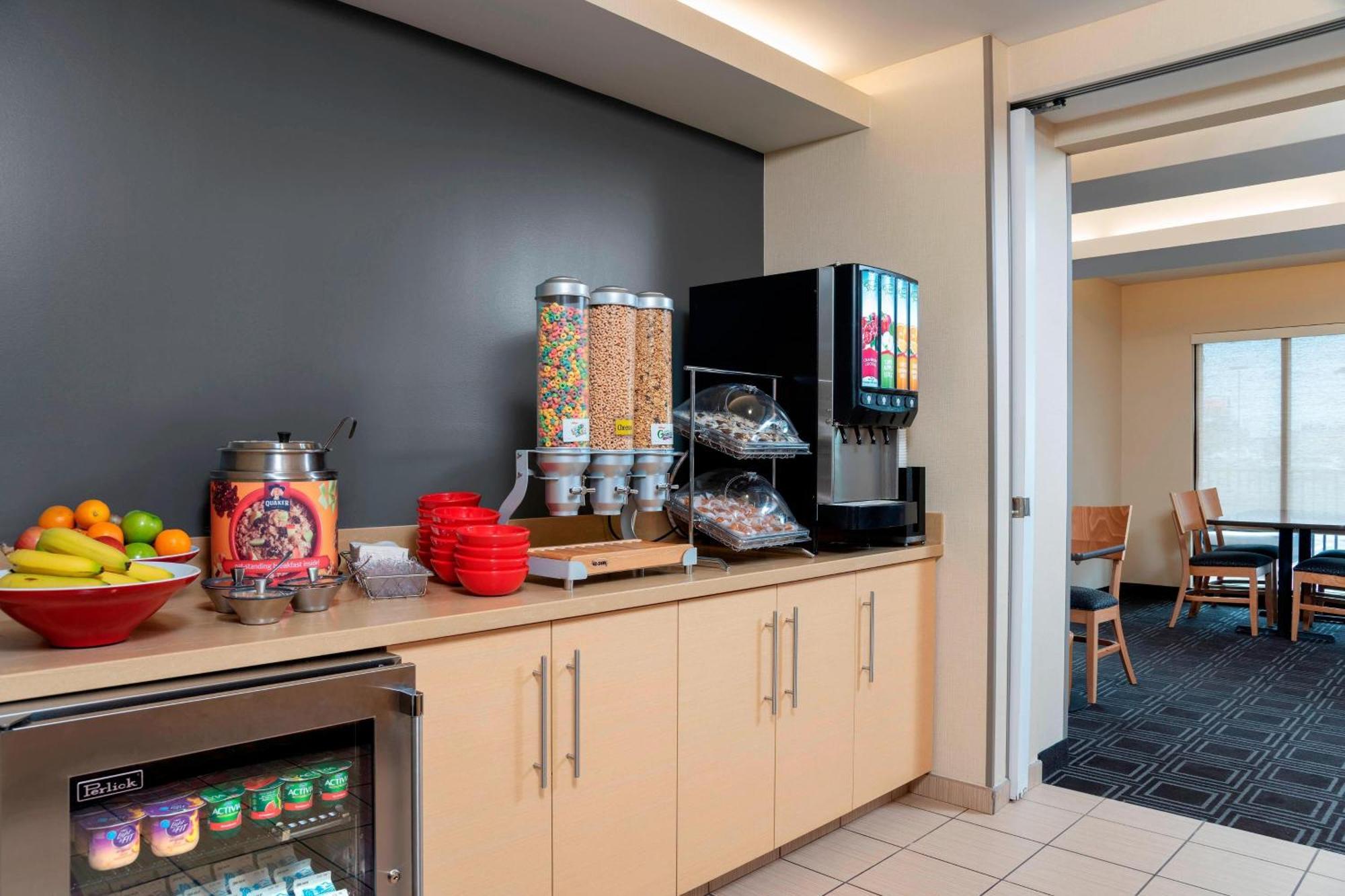 Towneplace Suites Fort Wayne North Bagian luar foto